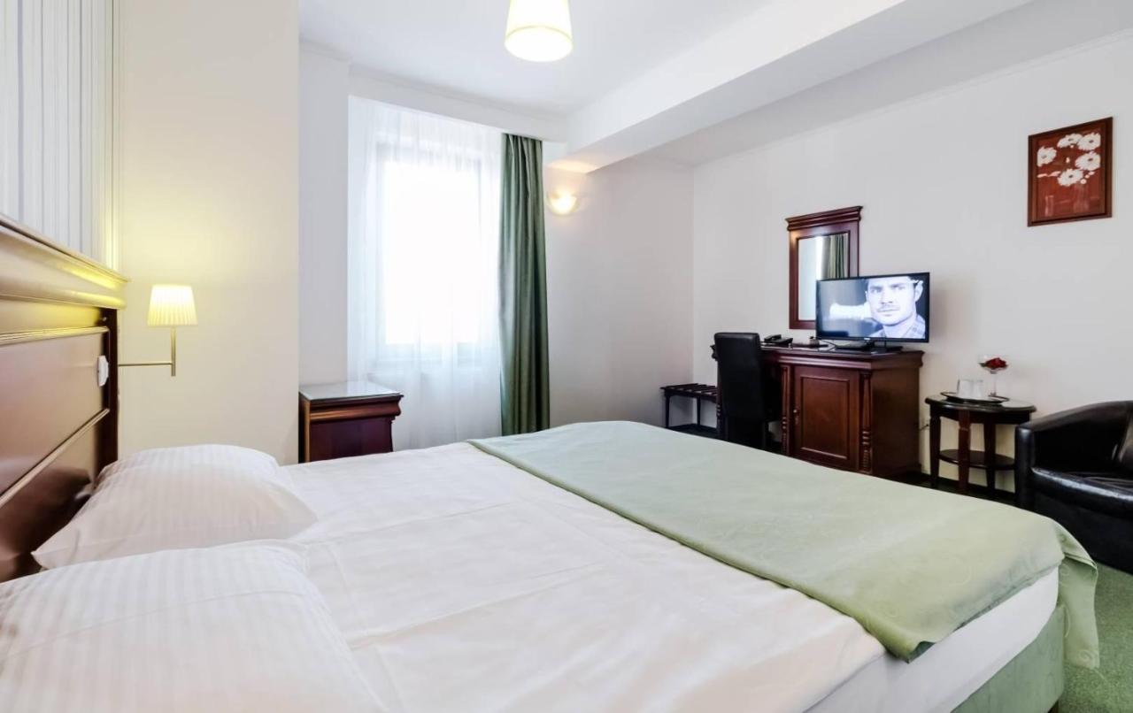Hotel Bulevard Făgăraş Dış mekan fotoğraf