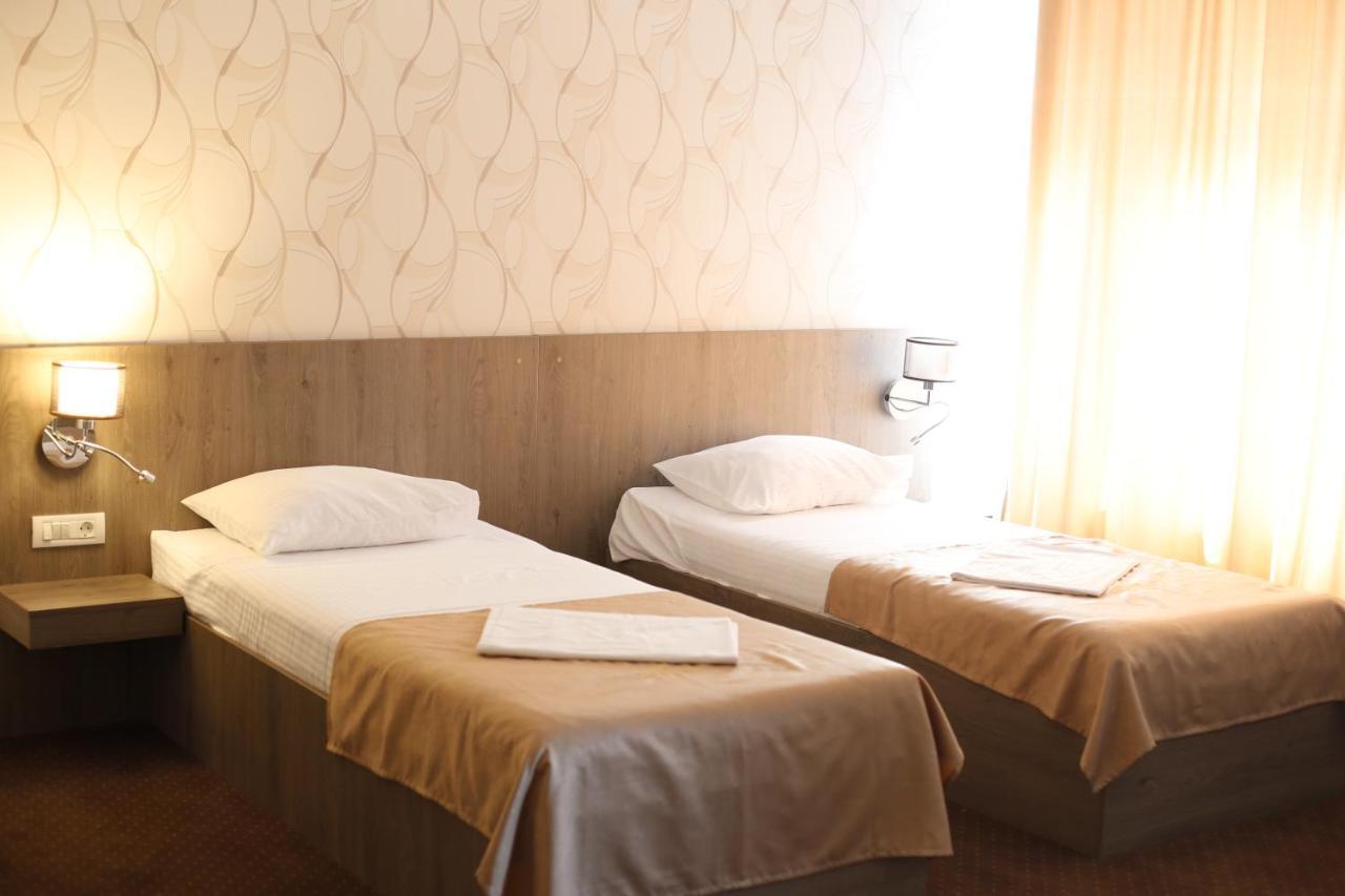 Hotel Bulevard Făgăraş Dış mekan fotoğraf