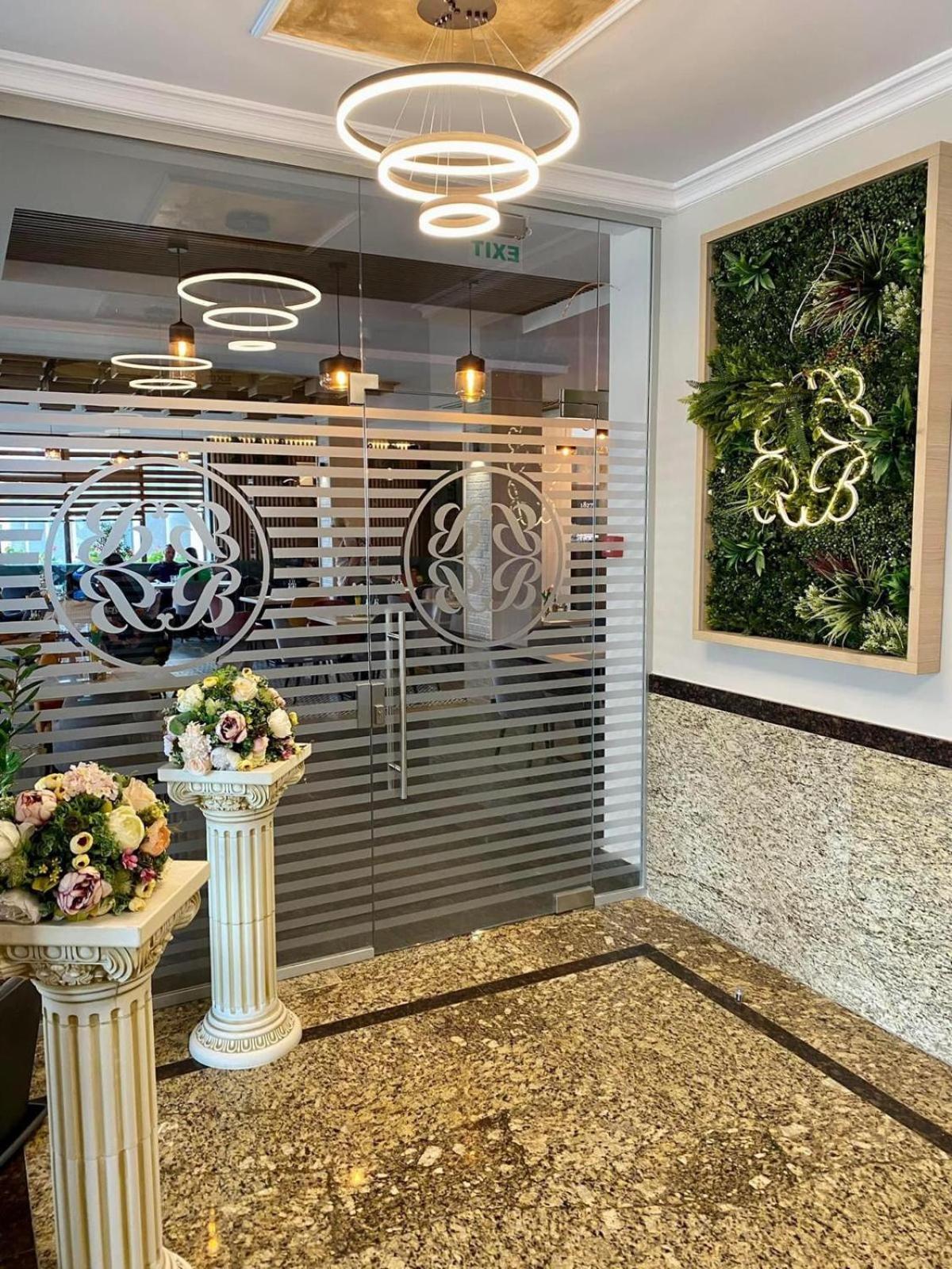 Hotel Bulevard Făgăraş Dış mekan fotoğraf